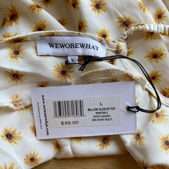 NWT WeWoreWhat x Revolve Daisy Flower Billow Sleeve Crop Top Women's Size Large - Picture 6 of 8